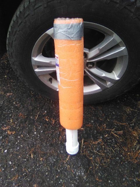 CoachPirolli's tweet image. PVC PIPE FIT WR blocking drill for when not in full gear and space may be limited. Take a large thick pool noodle and slice it vertically. Slip the noodle around the pvc pipe and tape it.  We want the WR to engage with tight hands. 

#AFROS