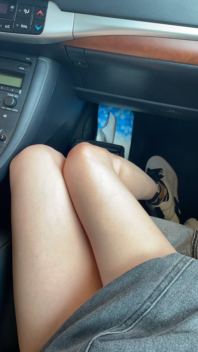 這個腿還可以嗎😌沒辦法炫自家美容師只好炫自己～我們家的美容師非常優秀要啥有啥；但是！但是！一定要預約👧❤️
歡迎加line參考美容師照片喔
#烏日儷晶
#按摩舒壓
#幹部強強
電話☎️0970776530
➕line連結🔗
line.me/ti/p/h3_qb8W0jf