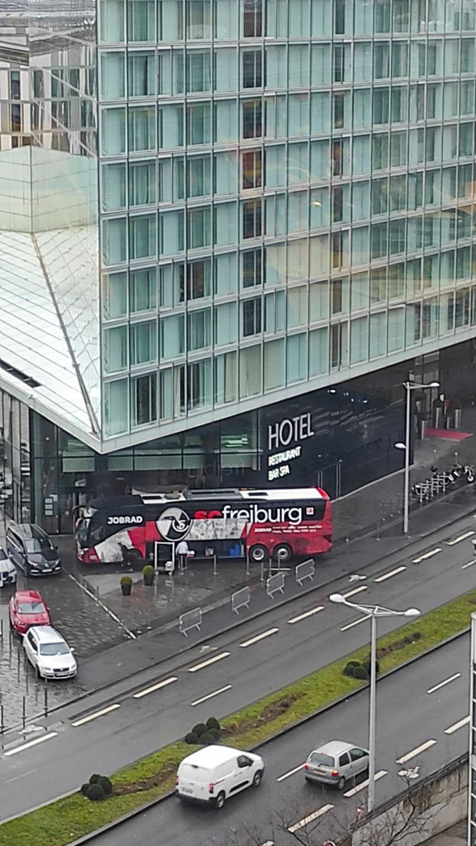 Martin62_'s tweet photo. Ils viennent d’arriver à l’instant !!! #RCLSCF https://t.co/pL5wW7RVW8