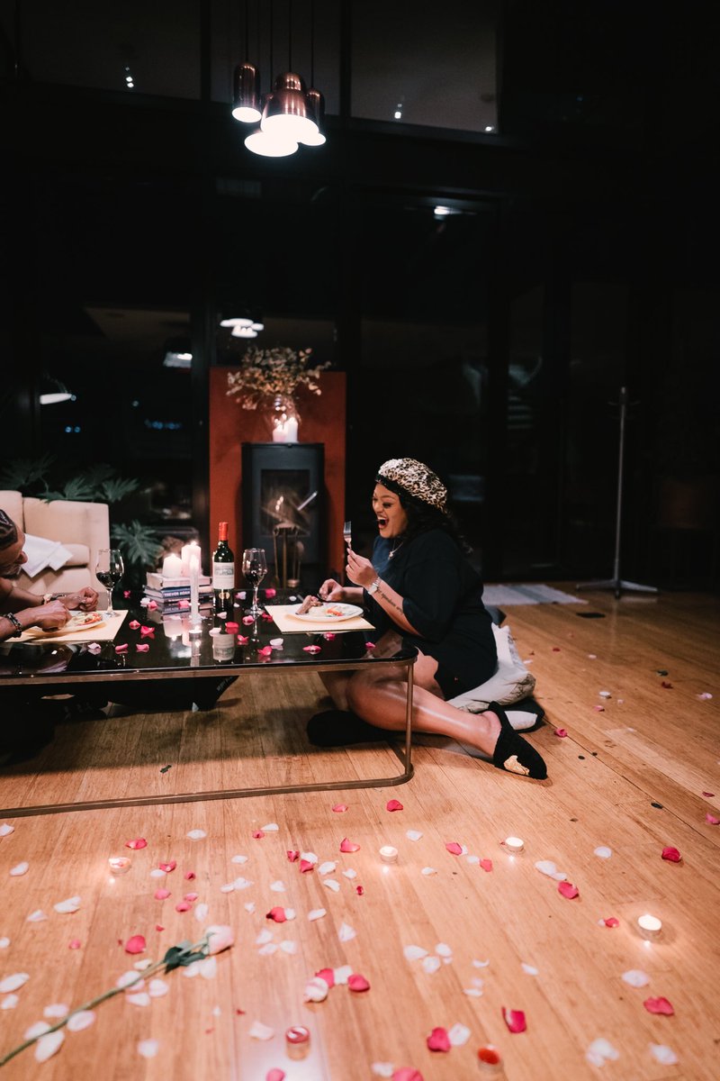 DBNGOGO's tweet image. Happy Valentine’s Day bo baby
With love,
The Bonnet Bandit 💋
Uthando visualiser premieres at 18:00❤️
youtu.be/Rwt5xYdne94?si…