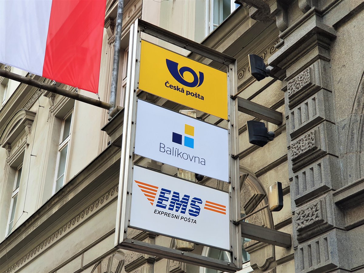 Ceska_posta_sp's tweet image. ČP stabilizovala své provozní financování na rok 2024. Letos prochází ČP transformací, jejímž cílem je dlouhodobá stabilizace jejího hospodaření a posílení její role jako kontaktního místa mezi občanem a státem. 
 Více: ceskaposta.cz/-/ceska-posta-…
 #ceskaposta #transformace
