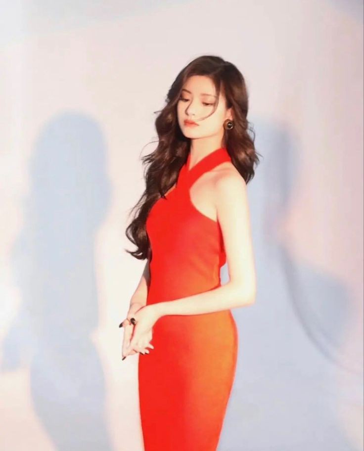 wang_yirenz's tweet photo. bring back model yiren https://t.co/Eg90ewXDrK