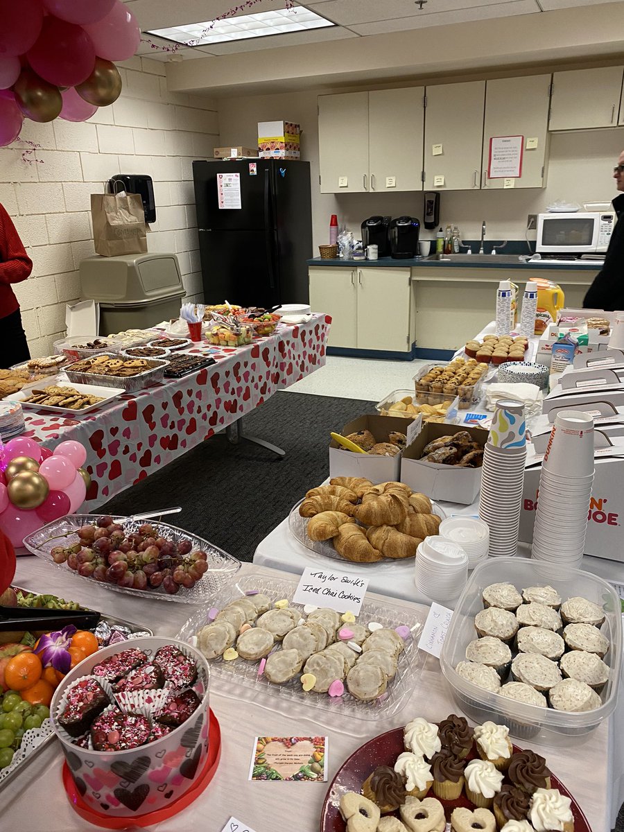 DSHSGuidance's tweet photo. Happy Valentines Day DSHS! Big THANK YOU to our amazing PTO for our valentines treats, we are so spoiled! ❤️ https://t.co/stdAYex3WP