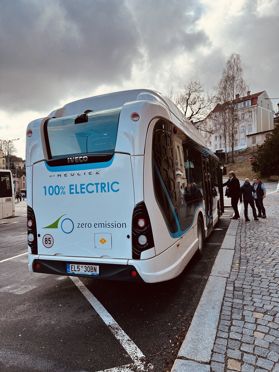 Jablonec_n_N's tweet photo. ELEKTROBUS V JABLONCI? PROČ NE?
Za účelem prověření jízdních vlastností elektrobusů v náročném horském terénu bude mít Jablonecká dopravní zapůjčeny 2 vozidla. https://t.co/9wCQCYfkZk