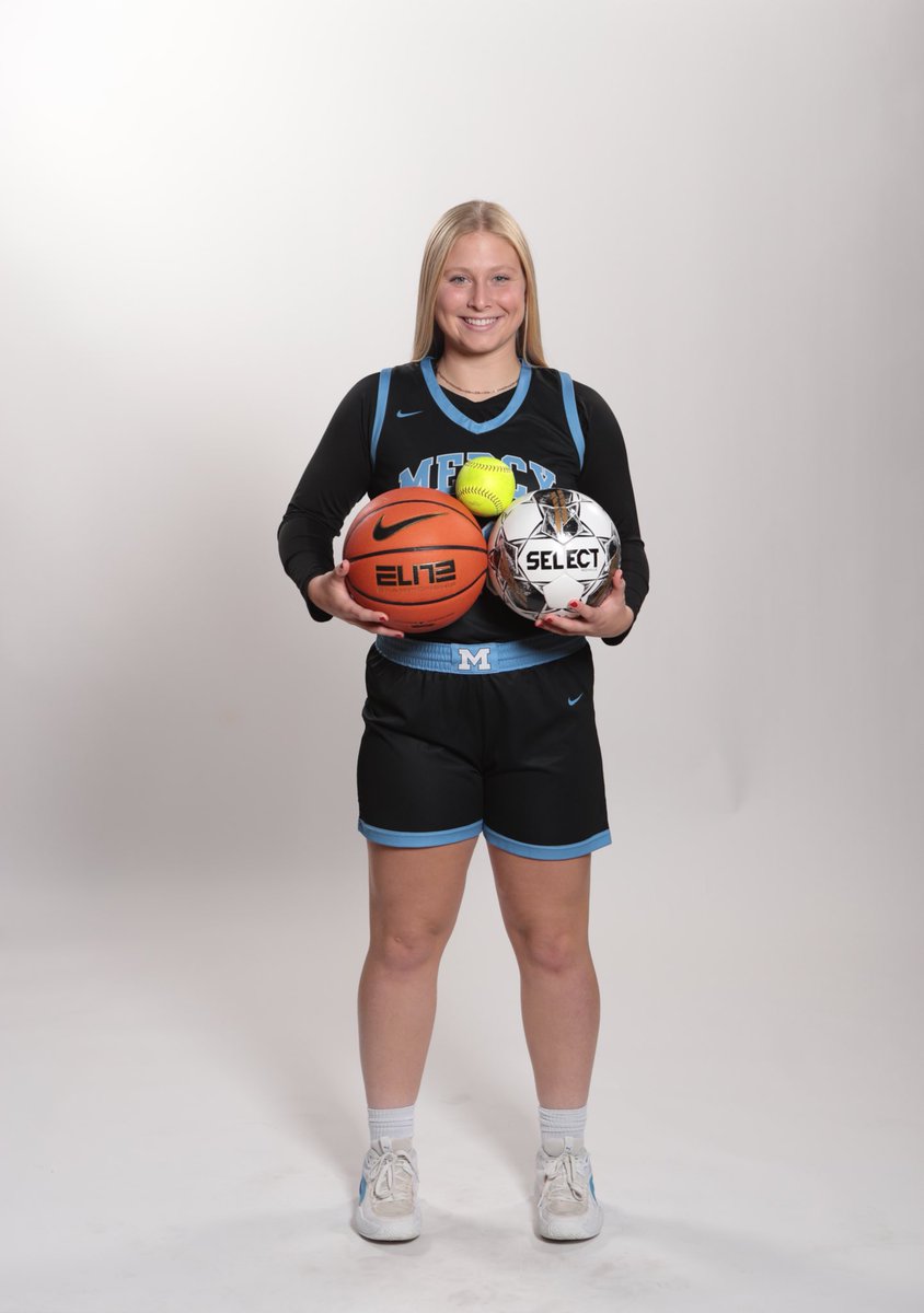 Bellarmine Softball 🥎 commit @peytonarnold_1 (‘24) tallied 17 points, 11 rebounds and a few steals in last nights 61-44 win over CAL. She really CAN do it all. @BUKnightsSB @mercy_softball @MercyAcademyJag @mercyjagsbball