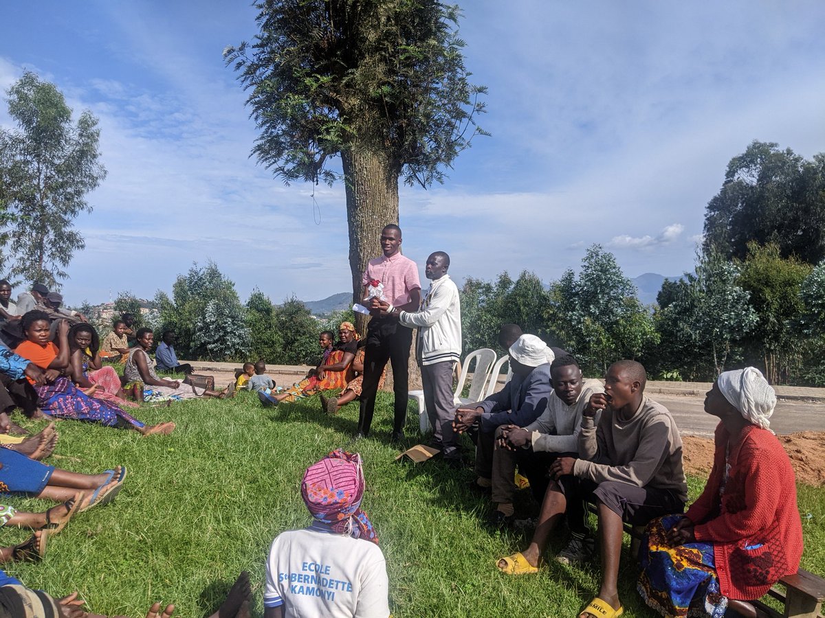 Christe24947662's tweet image. I express my gratitude to the head of Nyarusange village in @Nyamagabe ,Gasaka sector, and Nyamugari cell. Yesterday, during public work (umuganda) of legal knowledge,he handed me a flower symbolizing encouragement for legal awareness efforts in Rwandan villages.

Thread
#RwOT