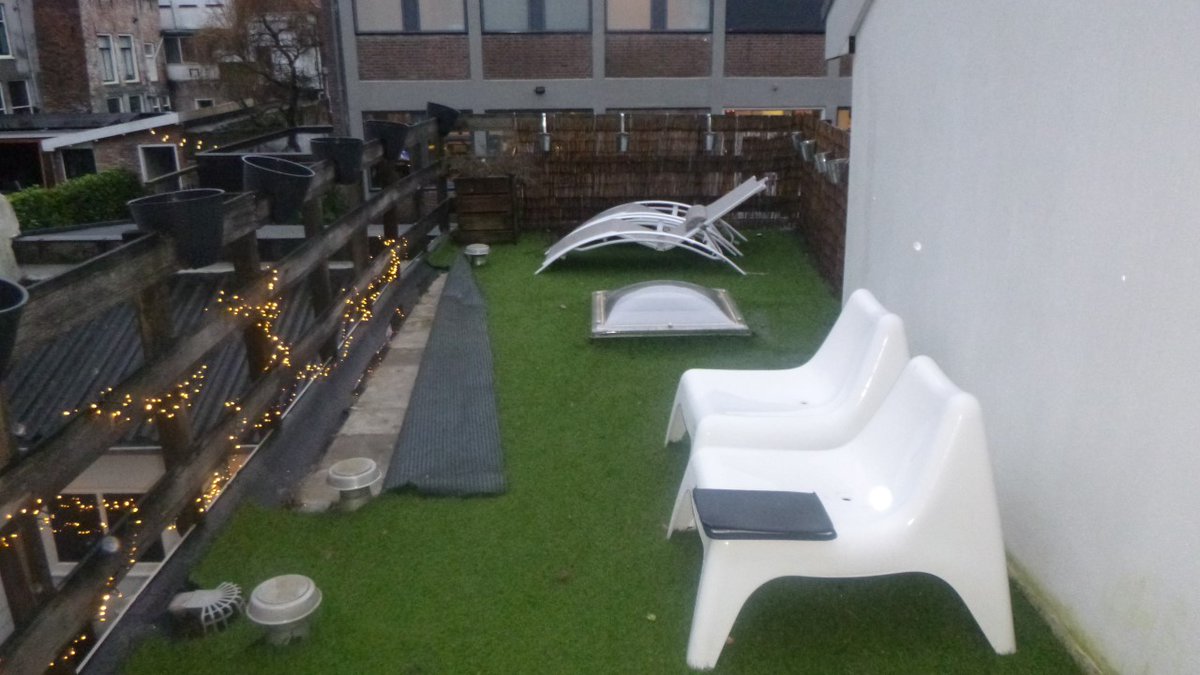 qualitainspect's tweet photo. Niet altijd bekend maar zeker vaak voorkomend, de asbesthoudende terrastegels! #asbest #asbestinventarisatie #asbestonderzoek #dakterras https://t.co/pkwjKZEcpC