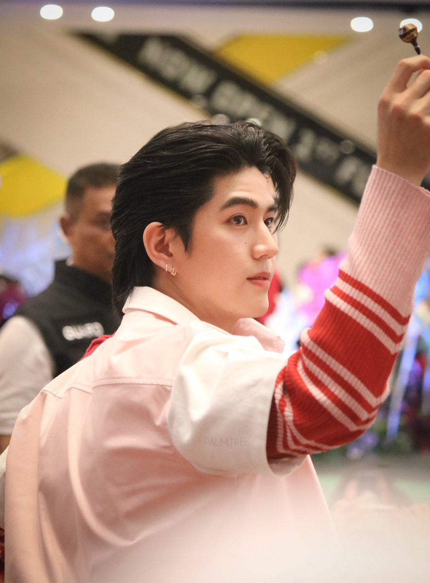 PalmtreeELF's tweet photo. ไม่รู้พระเจ้าส่งมาเกิดมั้ย
แต่ก็เป็นลูกรักพระเจ้าอยู่นะ 🥹
น้องหน้านิ่งๆ หล่อมากกก 

#พาจิมมี่ซีมาเดอะมอลล์ 
#TheMallLifestoreLoveWonders
#จิมมี่ซี #sea_tawinan https://t.co/RkfSbQceZF
