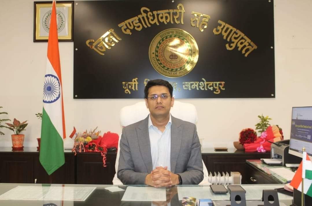 Congratulations <a href="/tweetmittal/">Ananya Mittal</a> sir 💞💐🥳😊 to become  <a href="/DCEastSinghbhum/">DC EastSinghbhum</a> 
Best wishes for your new assignment sir .