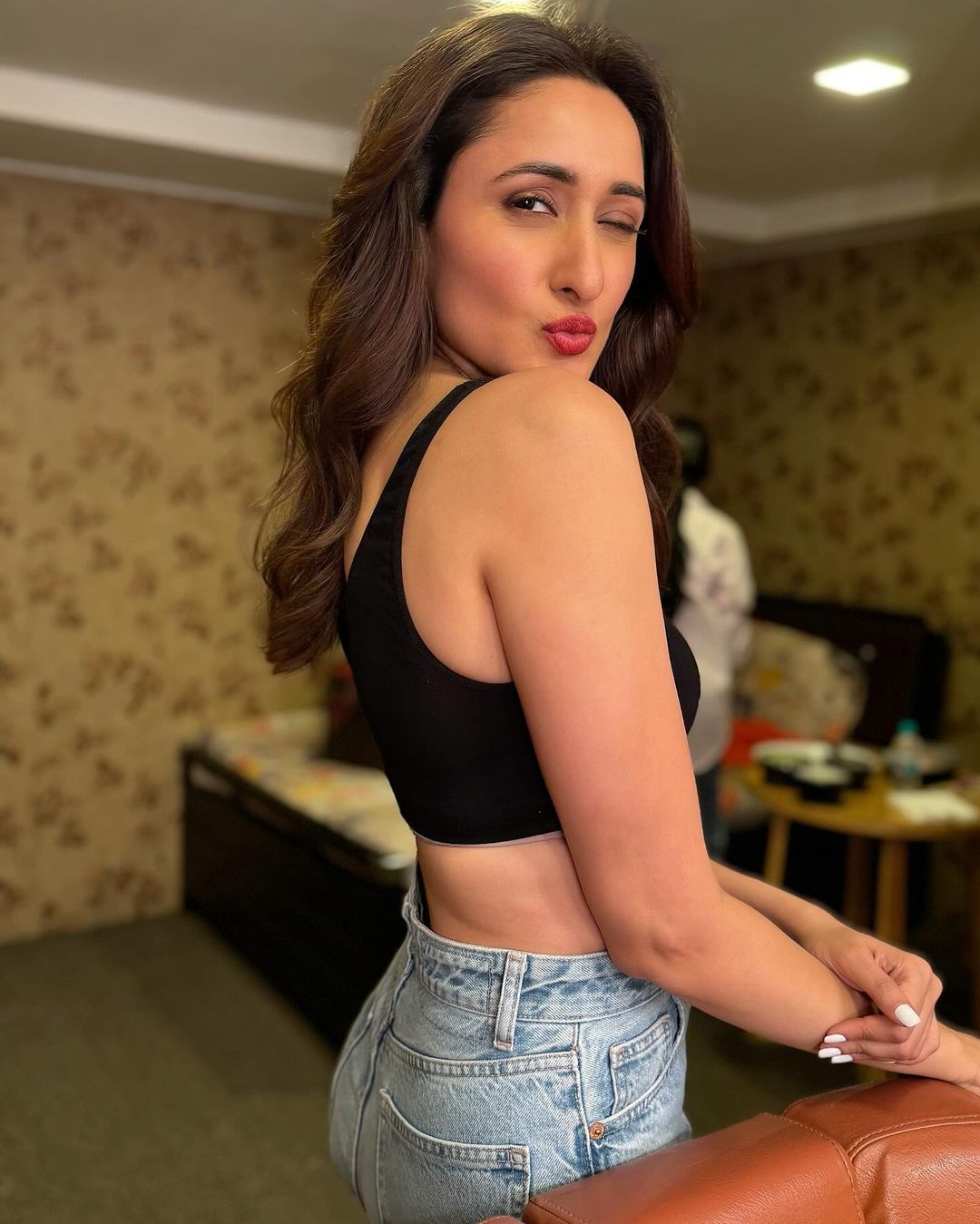 GGTiDgSWAAEHOnH?format=jpg&name=large