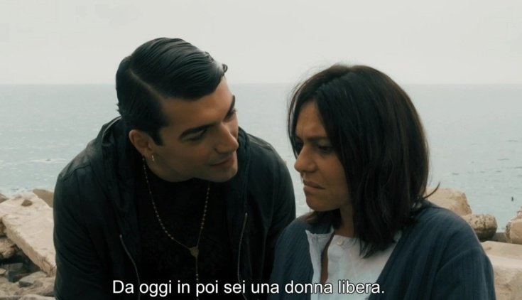 Lov_Ciro's tweet photo. L'ha cercata, l'ha trovata e le ha salvato la vita. 
La sua pace era sapere stava al sicuro.
Se non fosse stato strappato via da quelle braccia, tutto sarebbe stato diverso💔

Alla fine, è stato Ciro a portare la sua mamma dove "l'acqua è più limpida"❤️‍🩹

#MareFuori4 https://t.co/zXMo51bVZT