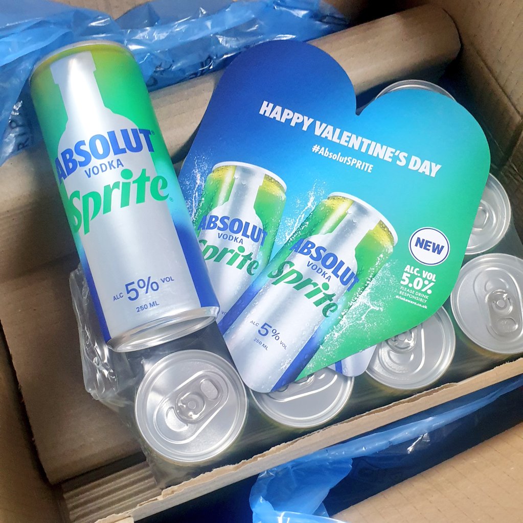 amansthatguy's tweet photo. Special Valentine's Day delivery from.... @CocaColaEP 😍
An iconic couple, now in a RTD can! #AbsolutSPRITE https://t.co/Wgpnw8kr9g