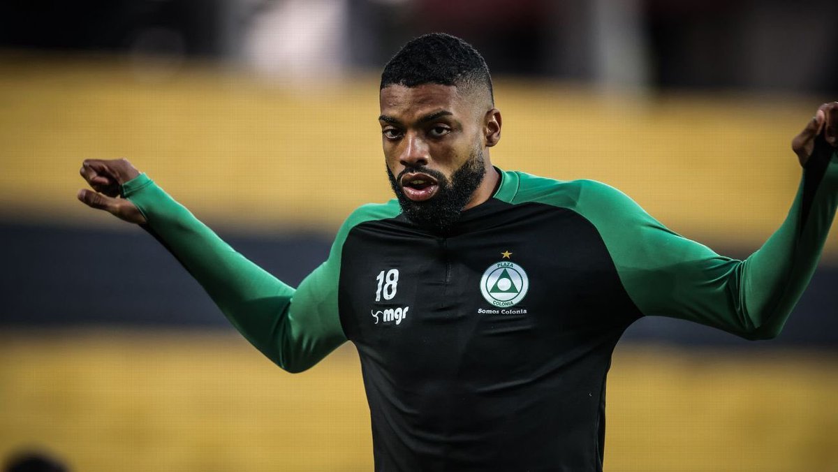 Peñarol inició gestiones para traer a Diogo Olveira, el presidente de Plaza Colonia les avisó que el jugador estaba en Brasil y lesionado, que recién en Junio estaría listo.