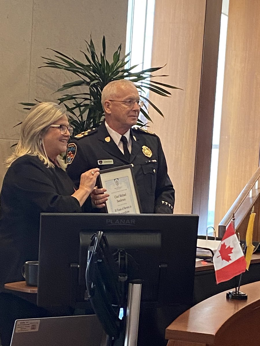 During Ceremonial Activities at today’s Council meeting, Mayor @AndreaHorwath and Council honour and congratulate Chief Michael Sanderson for 50 years of service to Paramedicine! Thank you for your dedication, leadership, and service to @HPS_Paramedics and our community! #HamOnt