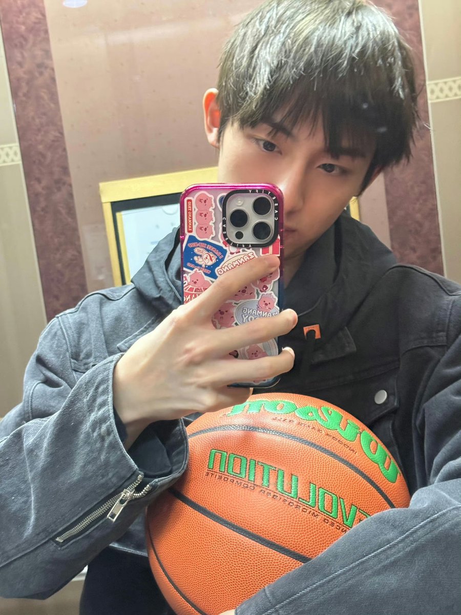 หนุชอบผู้ชายเล่นกีฬา แต่ผุ้ชายคนนั้นต้องเปนพี่