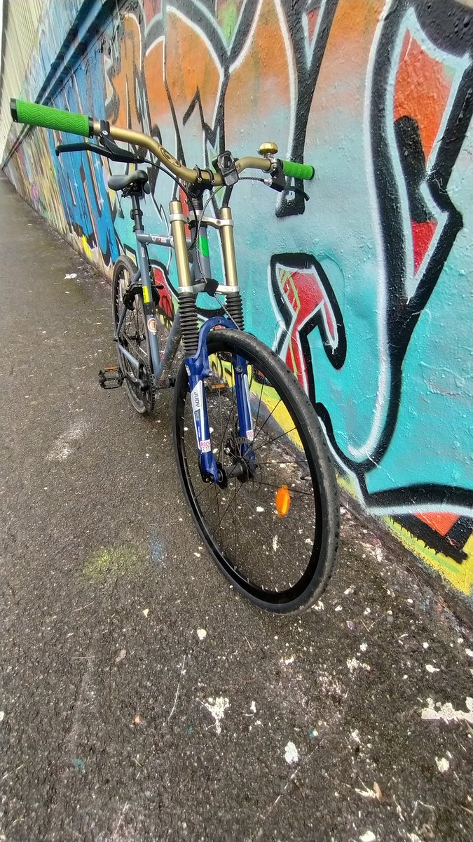 Mr_tom4's tweet photo. Not the average #speed500 :).

#cityspeed #Decathlon #elops #discbrakes #rockshox #judy #tripleclamp #singlespeed #steelframe #protaper #answer #nantes https://t.co/vhPvpG5Ygl