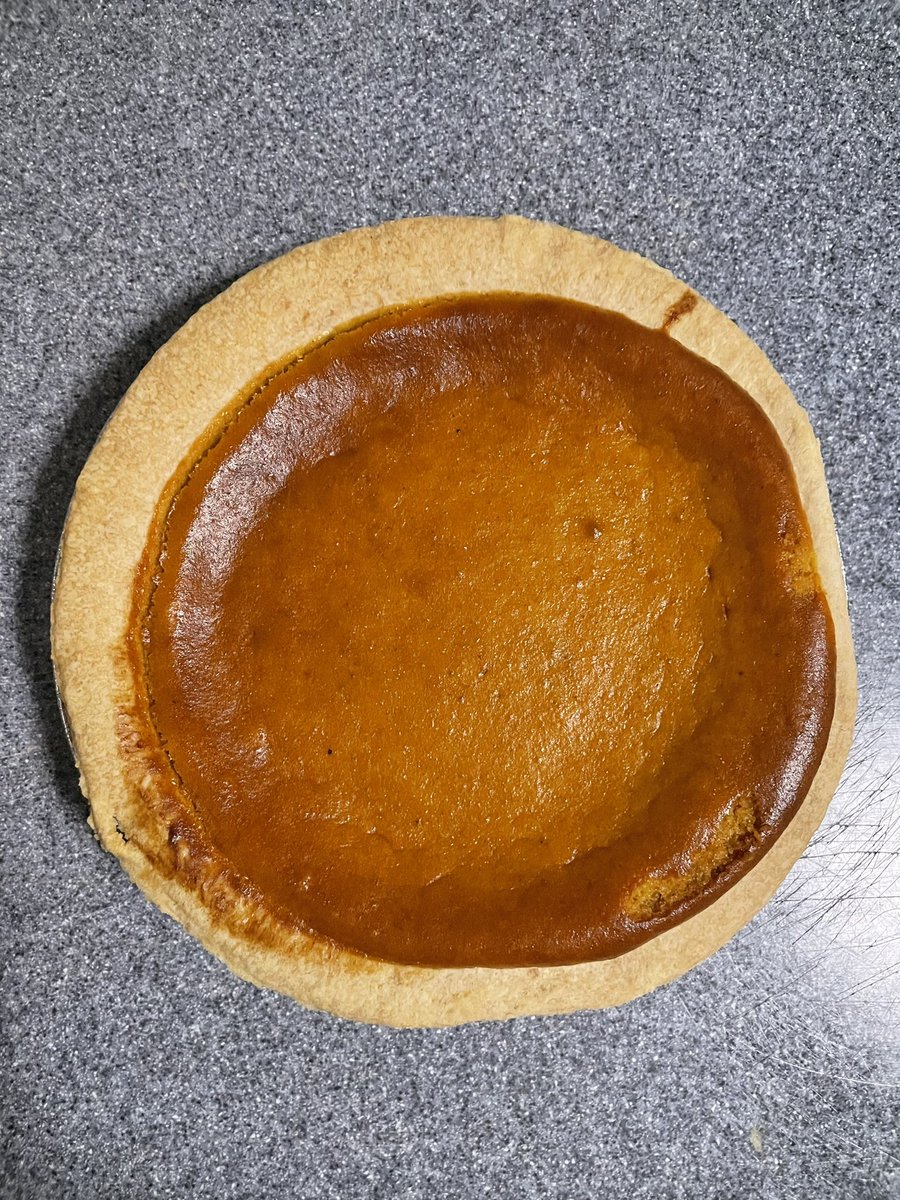 mic_ale126's tweet photo. We’re Going with a Pumpkin #StormPie  for this #nlwx #NLStorm winter weather event.. maybe another one tomorrow if this thing keeps going! https://t.co/ZJCmP7cSjN