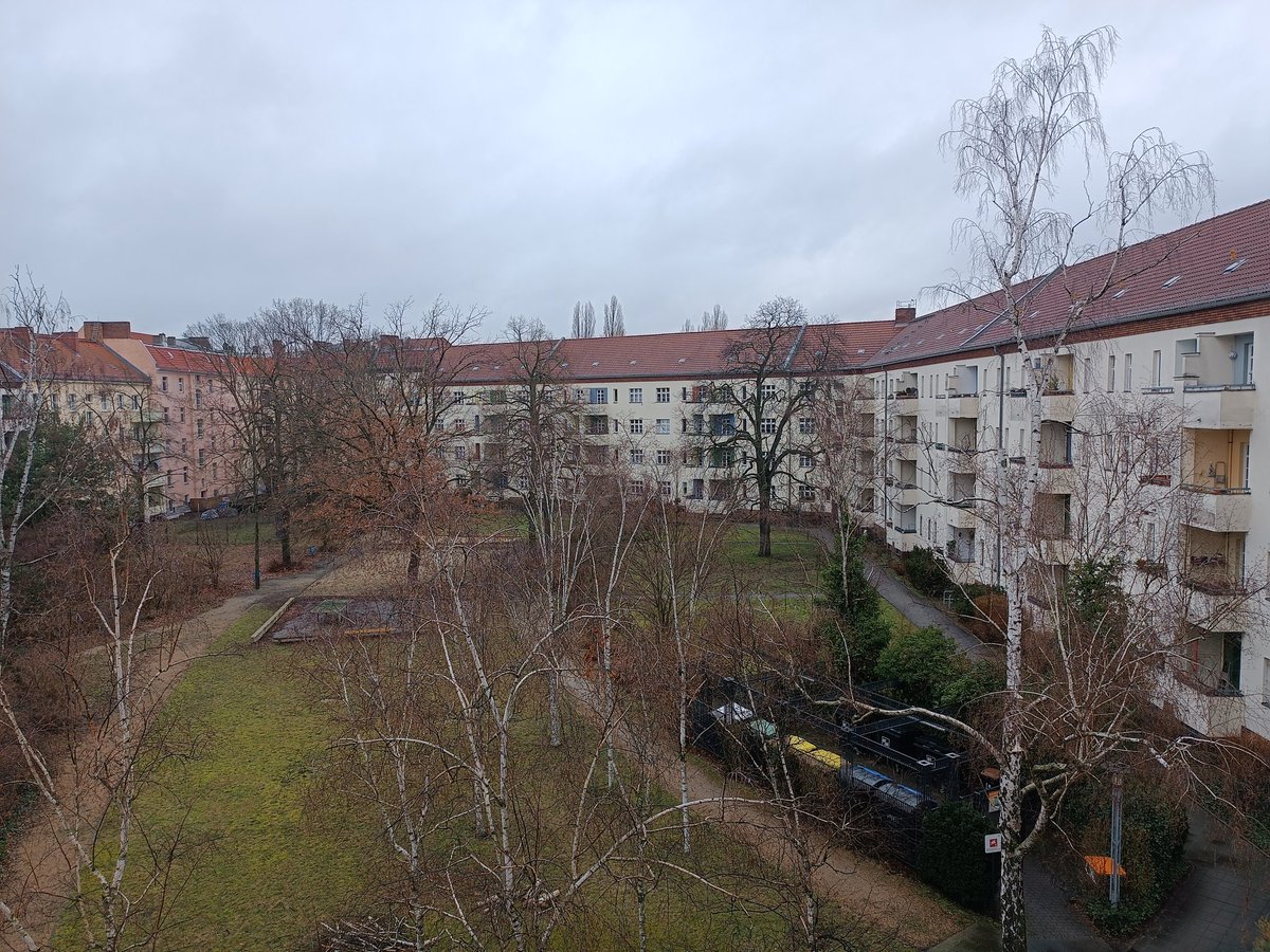 Sevgiyle güzelleşmeyen insandan kork Mathilda. Onları hiçbir şey mutlu edemez."
Leon (Sevginin Gücü)-1994