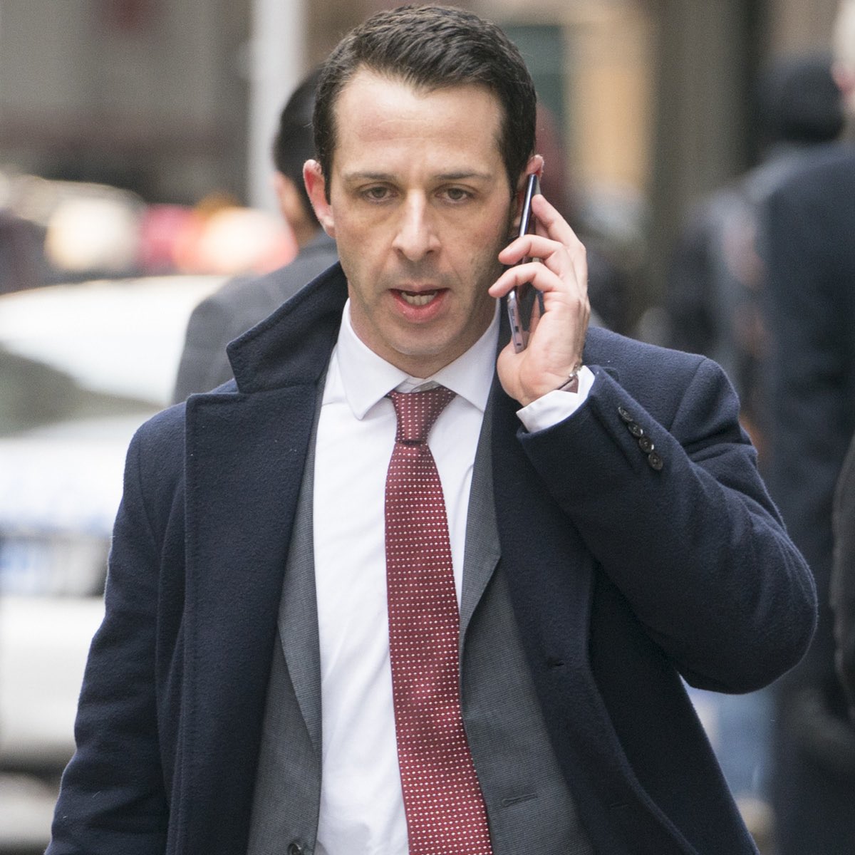 t cook, my boy. what’s happening. yeah so idk if you saw this zuck video he posted comparing the quest to the vision pro. look long story short, they’re saying he’s mogging you. that uh, uh, he’s a chad founder mogging a soy operator. i’m thinking up ways we can respond to this