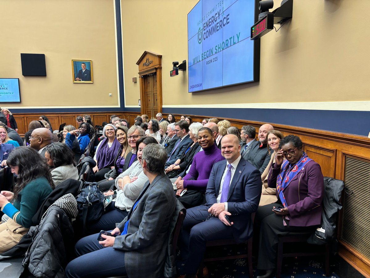 HAPPENING NOW: Our advocates are turning today’s @HouseCommerce and @EnergyCommerce hearing purple! Watch live as our President & CEO @Joannepikedrph and bipartisan Congressional Champions discuss the importance of the #NAPAAct, #AlzInvestmentAct & #BOLDAlzheimersAct:…