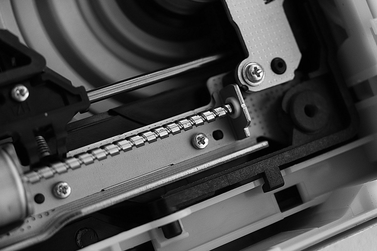 JefKPhotography's tweet photo. A photo which shows a part of the inside of a CD and DVD drive.

#insidehardware #tech #technology #electronics #techphotos #techphotography #techpictures #technologyphotos #photography #photo #photos #photograph #photographs #blackandwhite #blackandwhitephotography https://t.co/ww9mVcDtwS