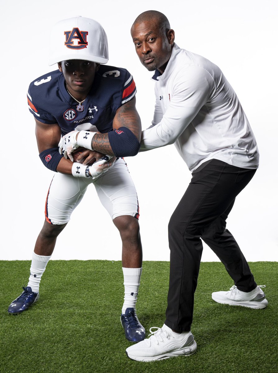 #WDE 🦅🟠🔵 @CoachHughFreeze @DerrickDnix 🥶 WAR EAGLEEE 🦅🦅🦅 @AuburnMade @AuburnFootball