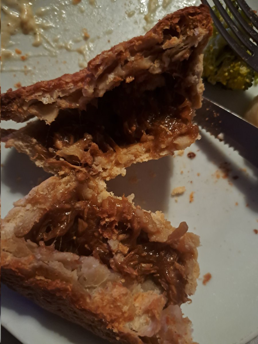 jillv83's tweet photo. @LidlGB this was not the chicken pie I was expecting! https://t.co/ekMItp0GCQ