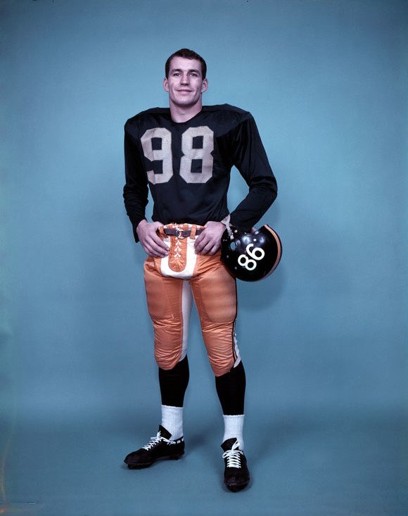 We lost another legend yesterday and are deeply saddened to share the passing of <a href="/Wpg_BlueBombers/">Winnipeg Blue Bombers</a> Alumnus 4x #GREYCUP Champ, <a href="/SportManitoba/">Sport Manitoba</a>, #WFCHOF, #CFHOF Inductee, #CFL ALL-STAR  Gerry James. Our condolences go out to his family, friends and sports family. He was 89 years old.