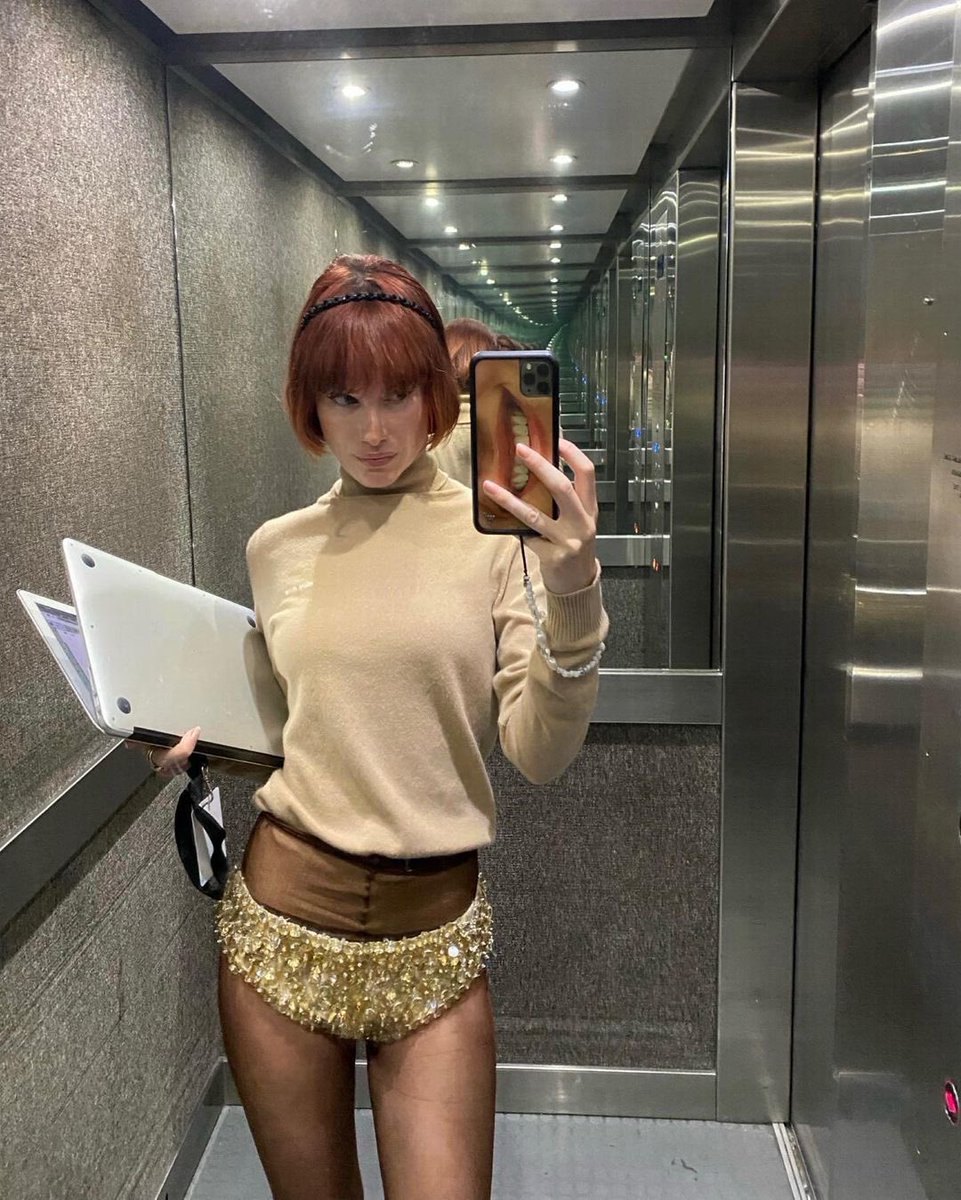 saintdoII's tweet photo. vogue magazine creative director julia hobbs’ fit checks from the elevator at vogue headquarters https://t.co/W3X3ajN4rS