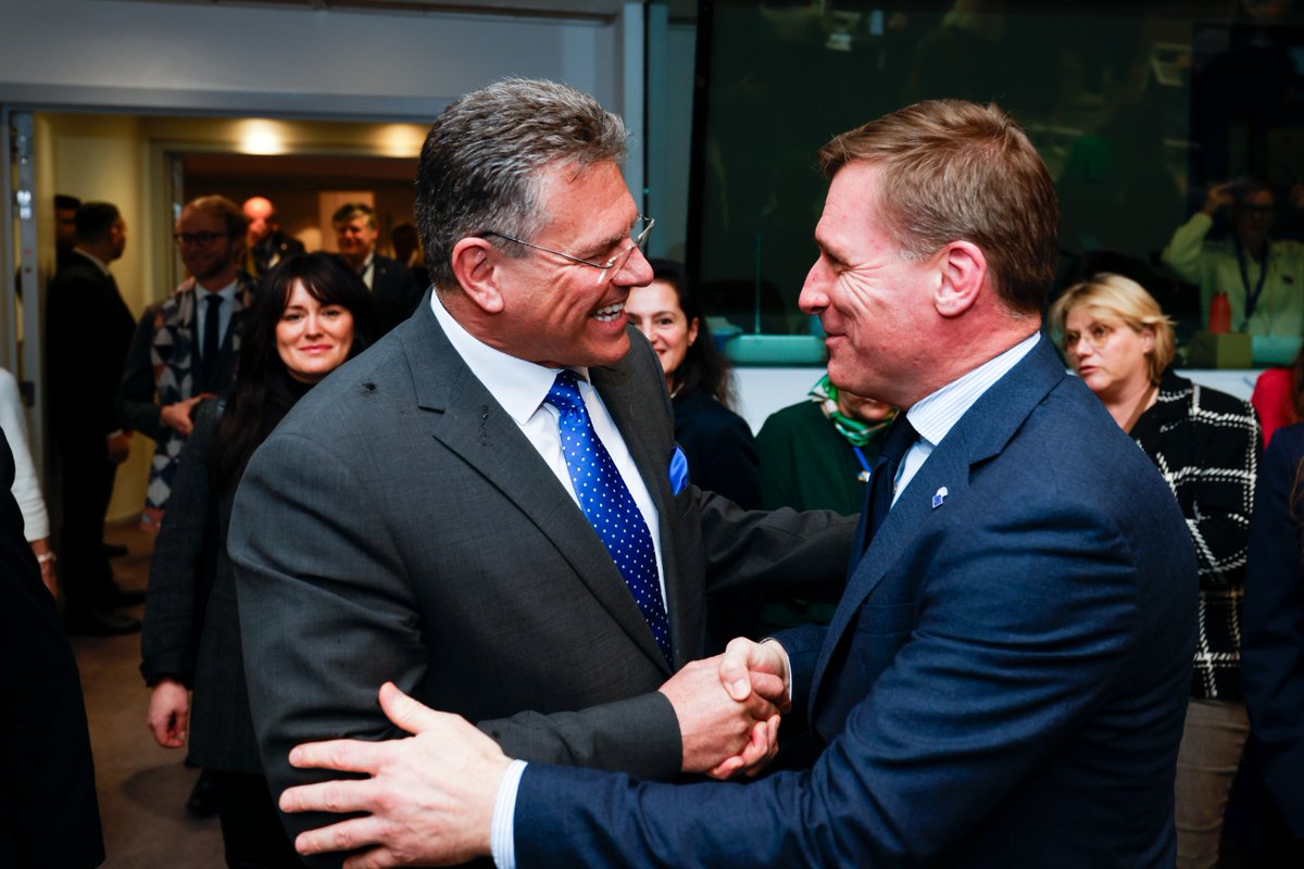 EESC_President's tweet photo. From prioritising social safety &amp; competitiveness to climate resilience, the EC #WorkProgramme's focus on citizens &amp; businesses is key for🇪🇺recovery.

Thanks for VP @MarosSefcovic support on #ECM, #youth &amp; #EUBlueDeal―ready to cooperate further &amp; keep joining forces on #foresight https://t.co/fn62C3LdXG