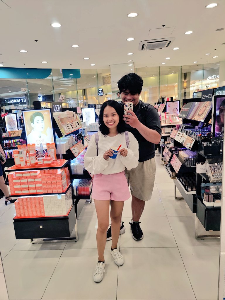 harbilog2000's tweet photo. Sorry na di tayo nakapagcelebrate todya ng Valentine's Day. Eto na lang muna post ko heheheh

I love you, bawi me sa Saturday

Happy Valentine's Day Anabilog q https://t.co/dbnHa4ZipB