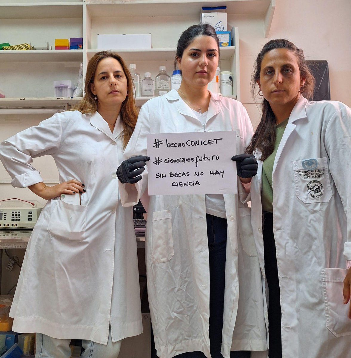 lodicatalina's tweet photo. #becasConicet 
#sinciencianohayfuturo 

Necesitamos que se publique el orden de mérito y que se hagan efectivas las becas.

#Conicet https://t.co/H90jj0qHLl
