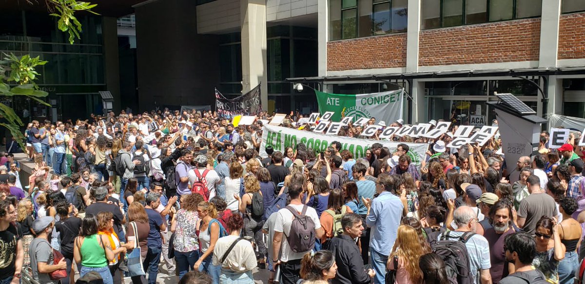 No al vaciamiento en el Conicet...
Por la reincorporación del personal despedido. Por las actualizaciones salariales y el giro de fondos para garantizar el funcionamiento de la  institución. Por la continuidad de las becas
14 de febrero de 2024
Polo Científico
Ciudad A. de Bs As