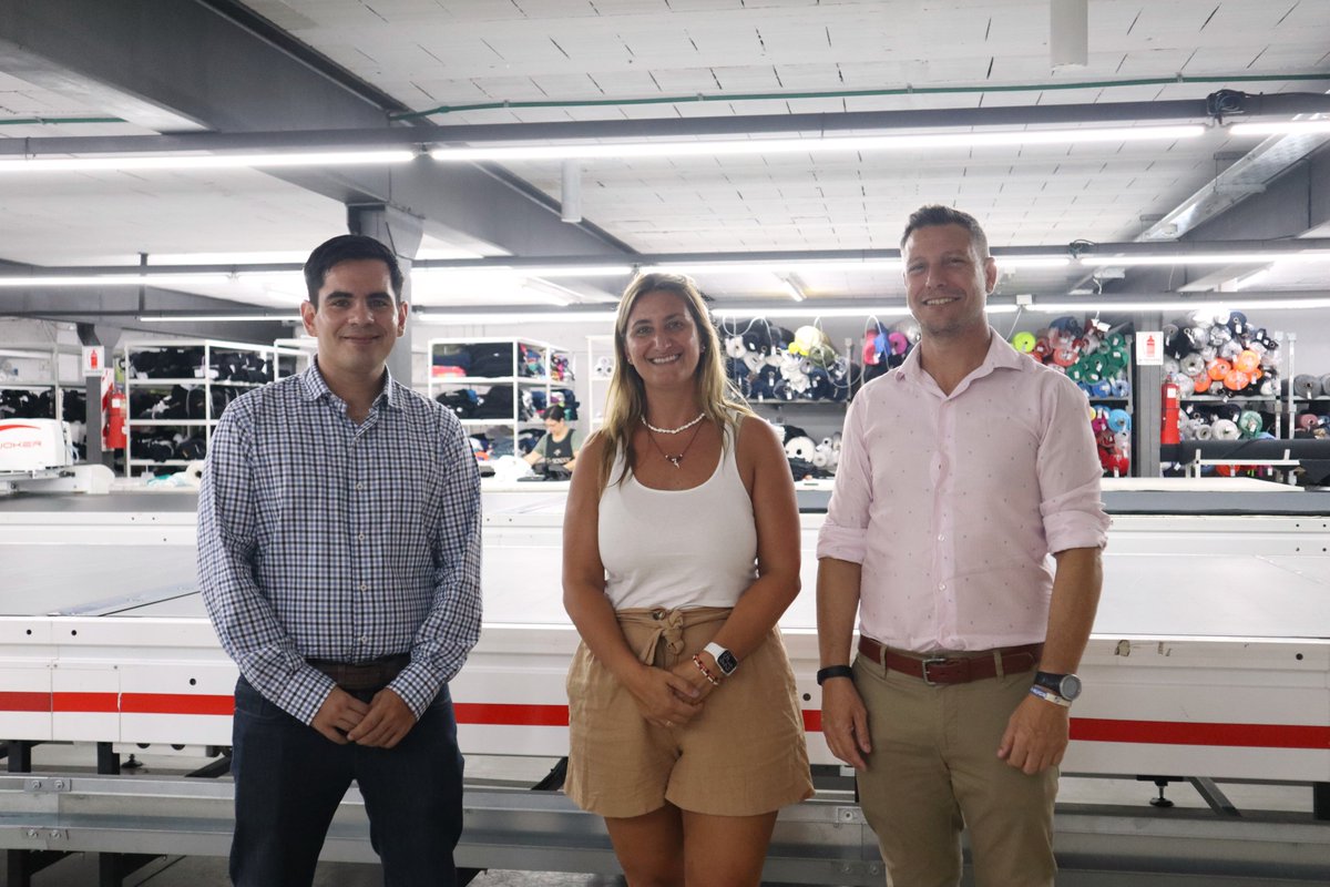 datsantafe's tweet photo. 🗣️ El viernes pasado, desde el Ministerio de Desarrollo Productivo, visitamos la empresa de indumentaria deportiva Sonder.

➡️ Durante la visita, tuvimos la oportunidad de recorrer sus instalaciones, nos interiorizamos de sus necesidades tecnológicas y proyectos. https://t.co/WBPtrm0GmQ