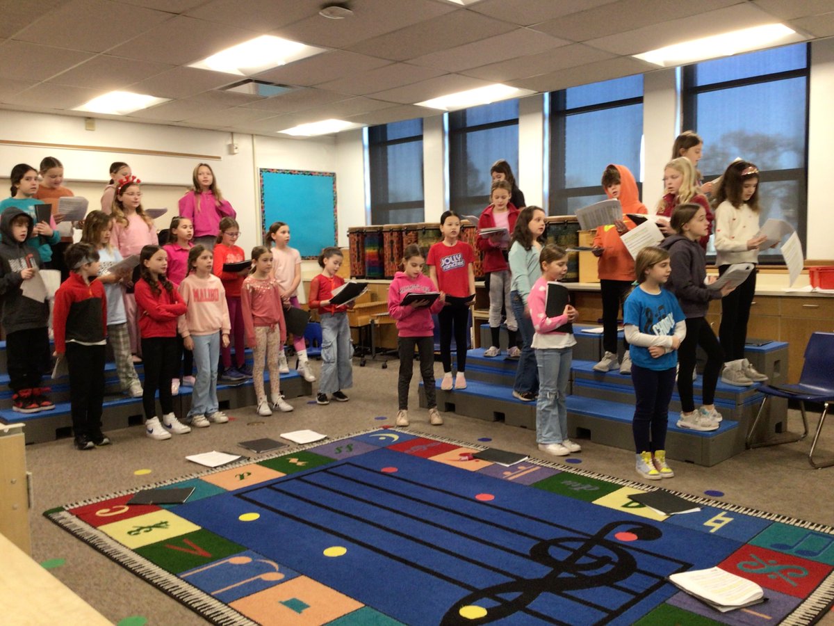 Finishing up the song "Faith!" -Words and picture by 4th Grade Chorus Reporters (ZK) #ChorusRocks #d64music
