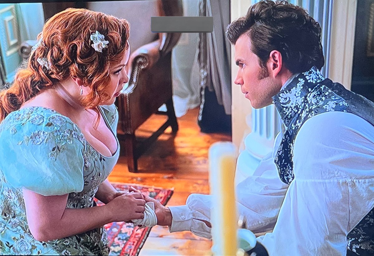 colbridgertons's tweet photo. I AM LOSING MY MIND THE LETTER OPENER SCENE https://t.co/lHtYrp6Pc6