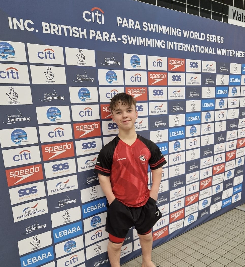 Big congrats to Theo for an amazing performance at the World Para Series in Aberdeen! He set 10 personal bests and placed second in the 50m breaststroke national final. Incredible work Theo! 🏊‍♂️🥈 #ParaSeriesAberdeen #SwimmingChampion #PersonalBest #KingsleyDevon