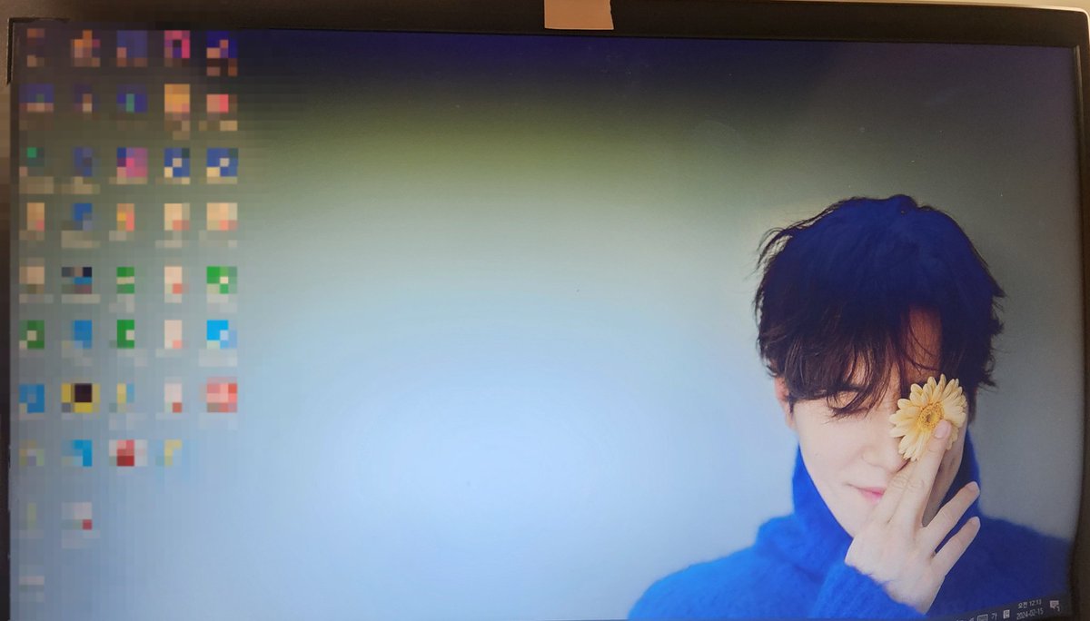 노트북 켠 김에 바꿔보는
이른 봄맞이 배경화면...
이때 화보 참 예뻤지..🤩