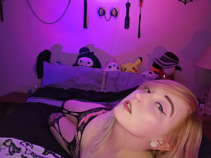 Mistress got into the mood with some new outfits💋&spades;️ You're all welcome to DM me for the full spicy set