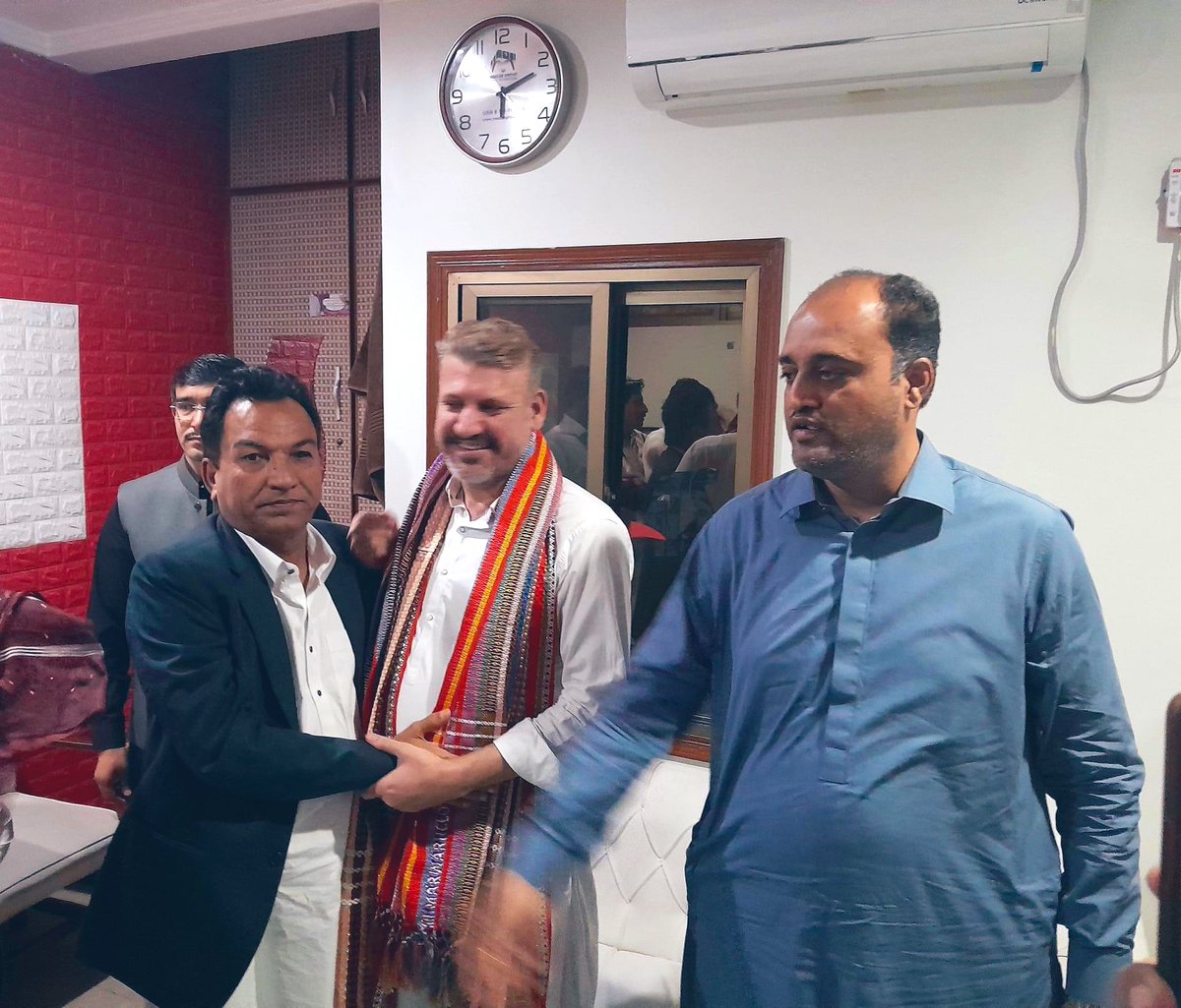 AbdulWaliBughio's tweet photo. independent candidate ejaz khan sawati who had won elections from Ps-88 Malir has announced to join Pakistan People Party For the development and prosperity of his constituency..
@BBhuttoZardari 
Jiye Bhutto 🇱🇾
Jiye Awam 

  #14February https://t.co/XJ9qT6n2RU