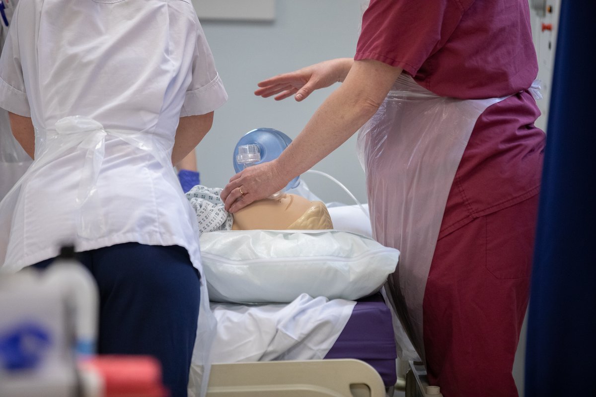 shefunihealth's tweet photo. Not only is today #ValentinesDay, it's also #HeartMonth.
In the UK someone dies from a heart or circulatory condition every 3 minutes.
Performing CPR gives those in cardiac arrest the best chance of survival, which is why our students are taught this early on in their training 🫀 https://t.co/mF3YTzClEv