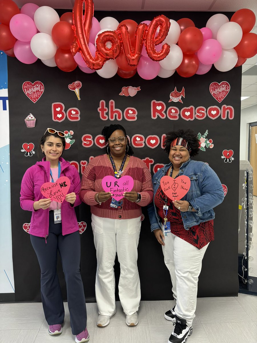HybridPrep's tweet photo. @dallasschools @PrincipalLuSal Our specials ladies think you’re special! #DallasISDKind #HybridLearning #DHPSharks @dallasschools @PrincipalLuSal https://t.co/T4XxLVgwi2
