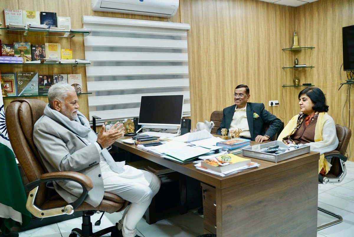 It’s always #enlightening to meet and discuss issues of #governance and economic #development with Hon’ble Minister Rupala ji.His experience and rootedness are truly admirable .