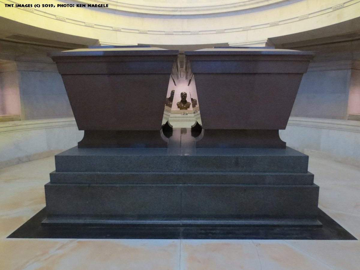 #28DaysofPresidentsGraves- Day 14
#FamousGraves- 18th President Ulysses S. Grant who are buried (entombed because no one is buried in Grant's tomb) in New York
('Let's see your grave location pix')
#Presidents #POTUS #UlyssesGrant #USGrant #NewYork #presidentsgraves #NecroTourist