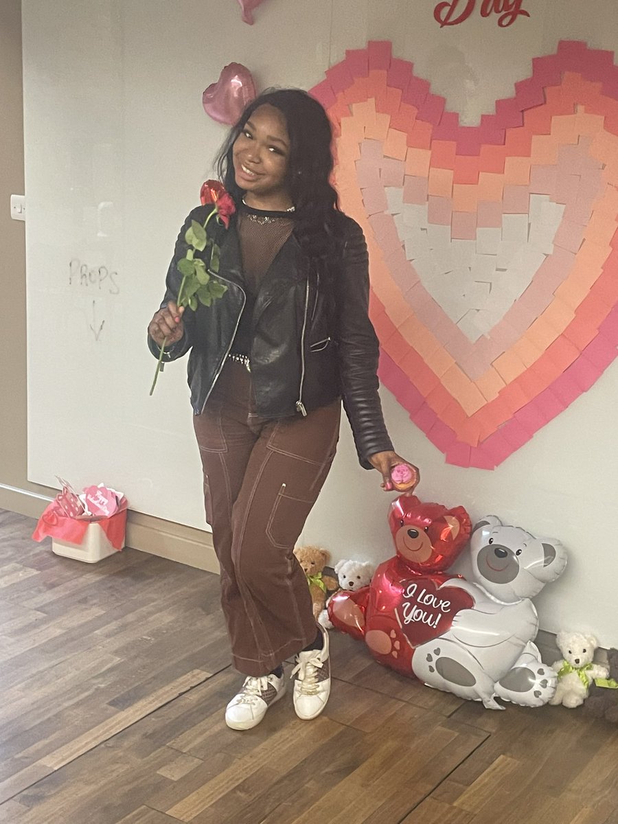 zabryna5's tweet photo. I’m already done with today. I’m sure you can see by the way I love, being loved. https://t.co/pNxefyZXbV