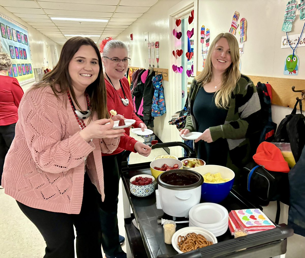 KeswickValley's tweet photo. Yummy Chocolate Fondue Cart treat today for our well deserving staff. #StaffAppreciation @ASD_West https://t.co/kd6S90Ybm3