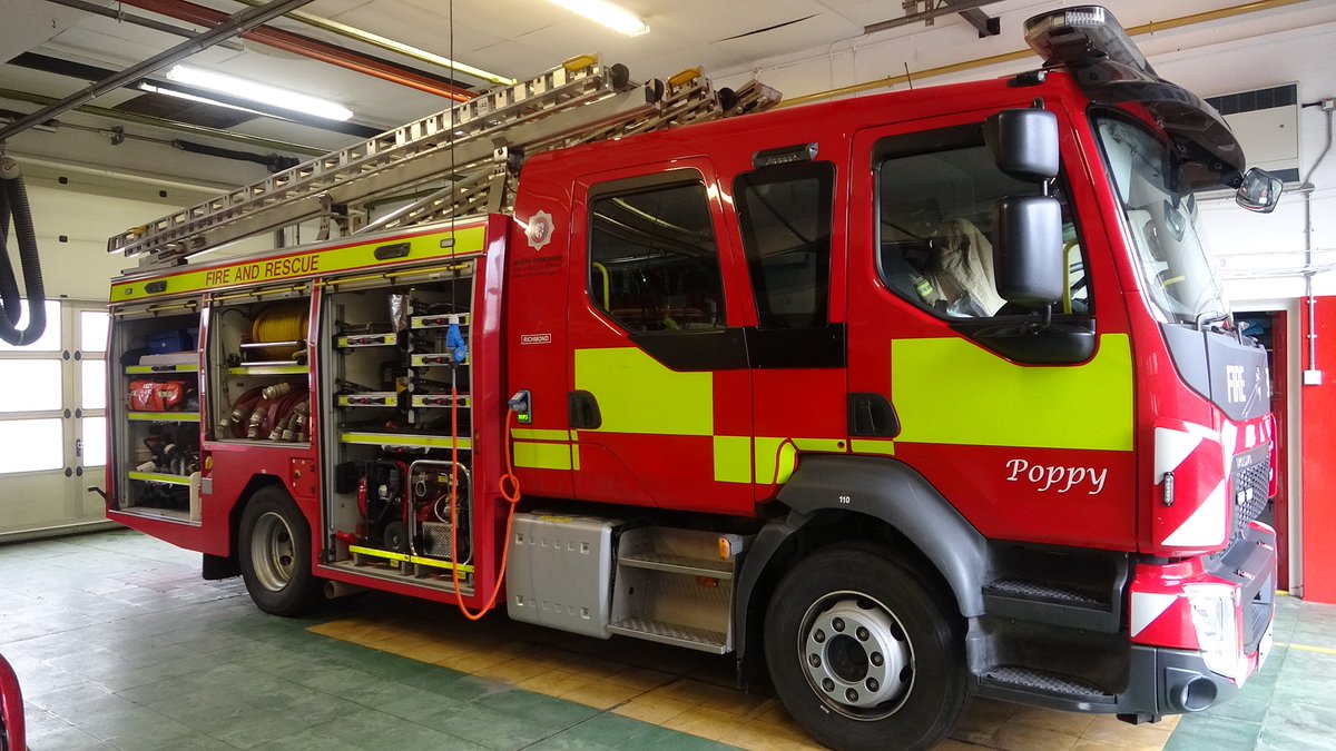 NEmergencyPhot1's tweet photo. Back to @NYFRS_Rich, @NorthYorksFire. Thank you to the Firefighter who allowed me to get some photos. https://t.co/rDCqStBrdT