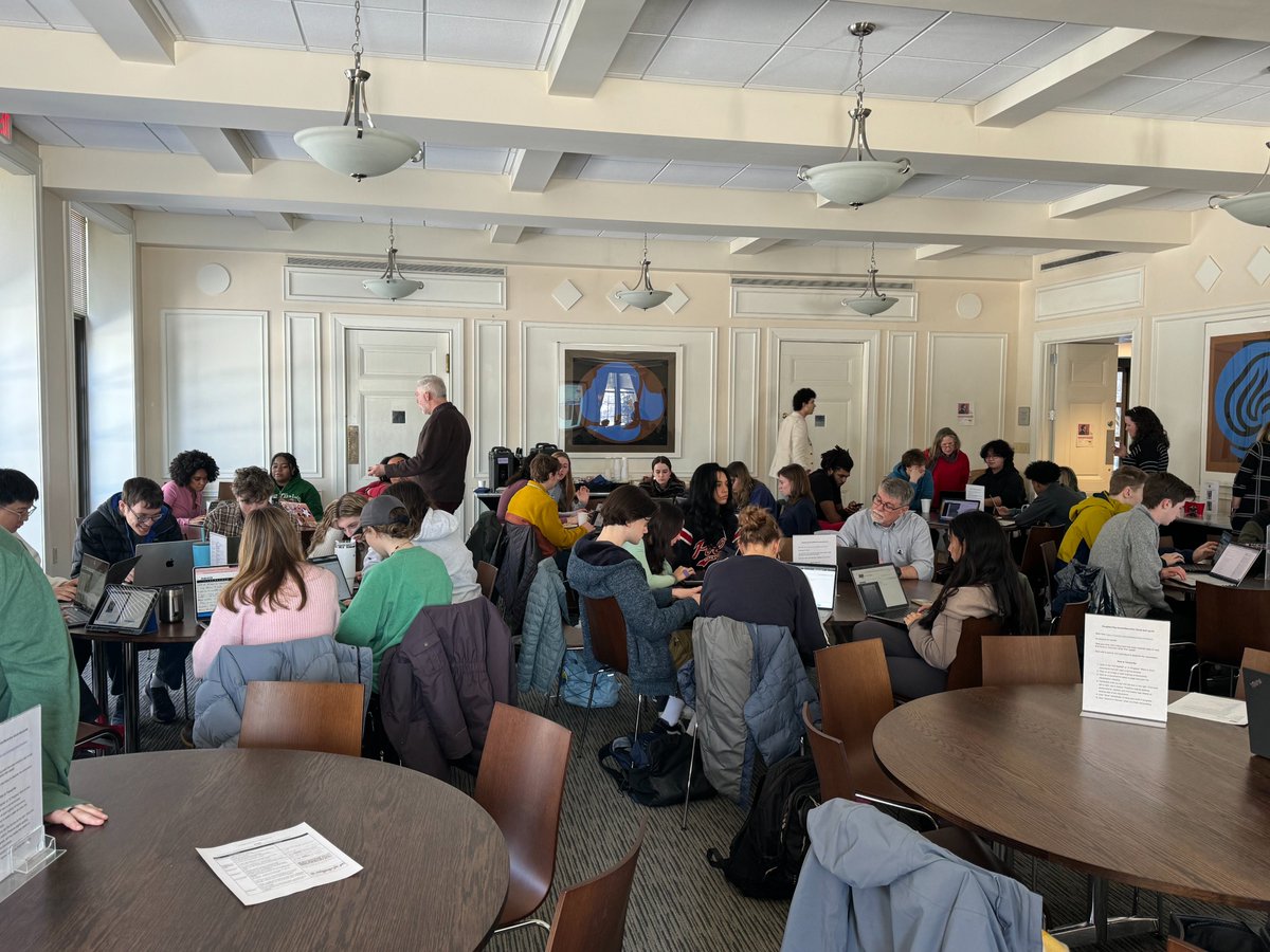 ConnCollDSCC's tweet image. Big turnout for #douglassday @ConnCollege! @DouglassDayorg #crowdsourcing #transcribeathon