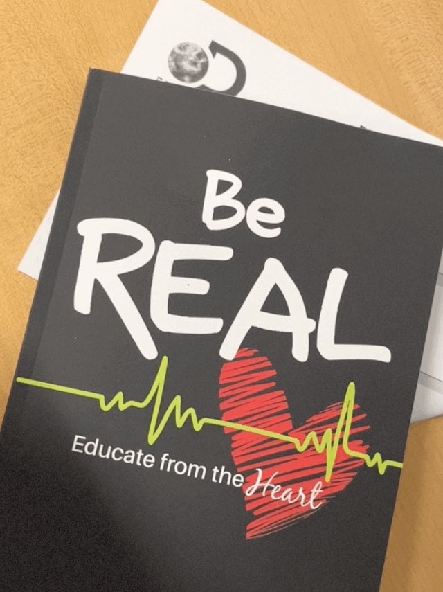 Look forward to joining fellow DEN members as we learn more about how to BE REAL ⁦<a href="/DiscoveryEd/">Discovery Education</a>⁩ ⁦<a href="/pnabbie/">Pam Inabinett</a>⁩ #REALedu ⁦<a href="/TaraMartinEDU/">Tara M Martin</a>⁩ #sinceBookSnapDays 🙌🏽🤓