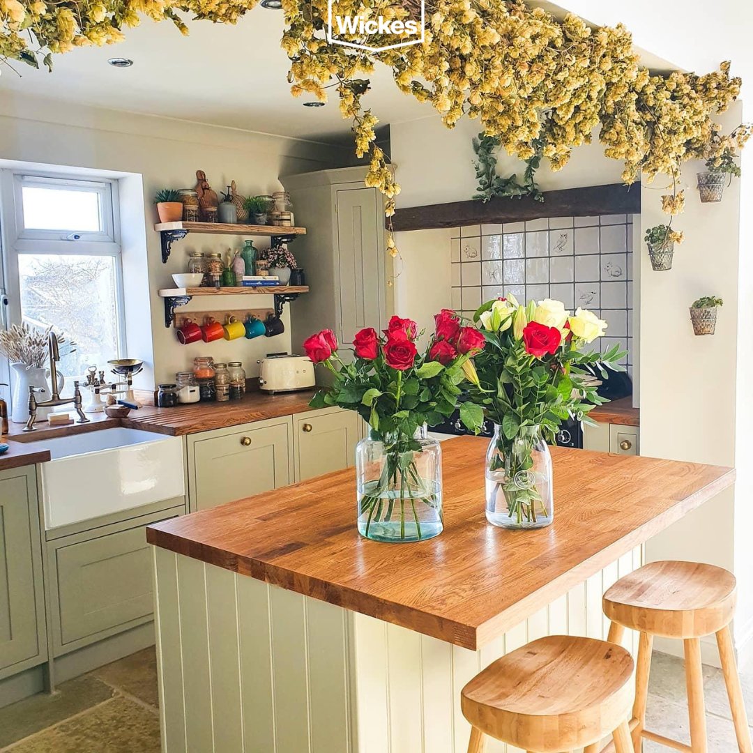 Nothing says “Happy Valentine's Day” like a kitchen full of roses. Book a free design appointment to fall in love with your kitchen again💖 🔎Heritage Sage Matt #Wickes #WithWickes #Interior